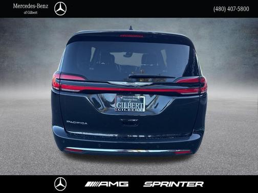 Brilliant Black Crystal Pearlcoat 2023 Chrysler Pacifica Touring L