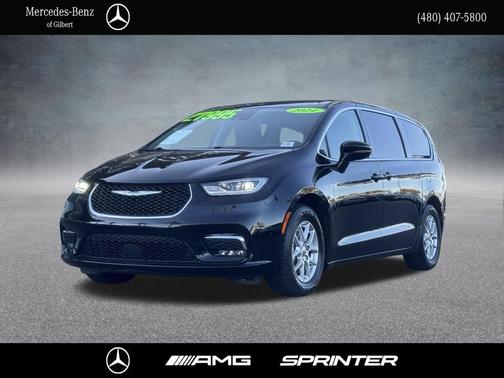 Diamond Black Crystal Pearlcoat 2024 Chrysler Pacifica Touring L