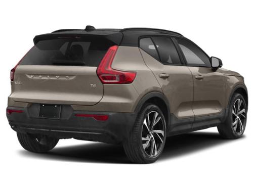 Pebble Grey Metallic 2022 Volvo XC40 T5 R-Design