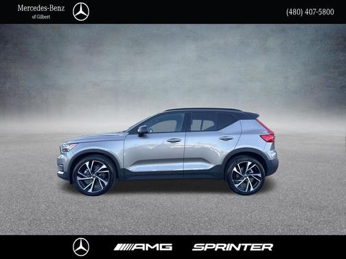 Pebble Grey Metallic 2022 Volvo XC40 T5 R-Design