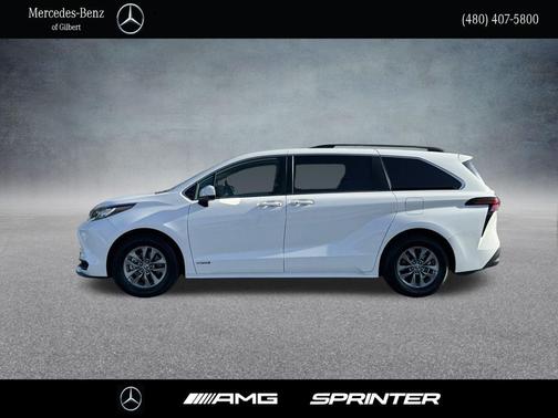 2021 Toyota Sienna LE