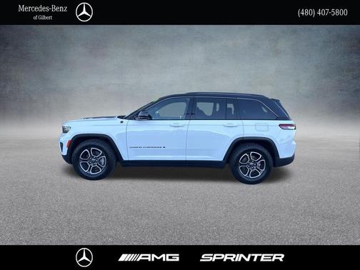 Bright White Clearcoat 2022 Jeep Grand Cherokee Trailhawk