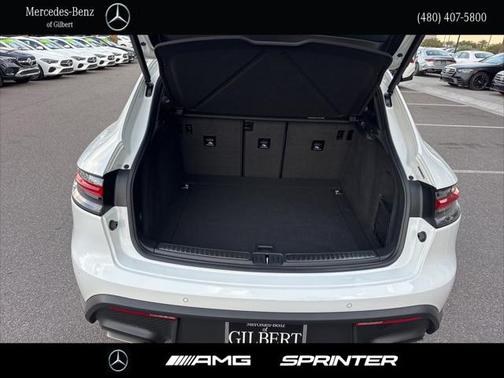 2023 Porsche Macan Base
