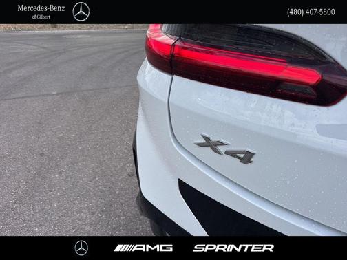 2025 BMW X4 xDrive30i