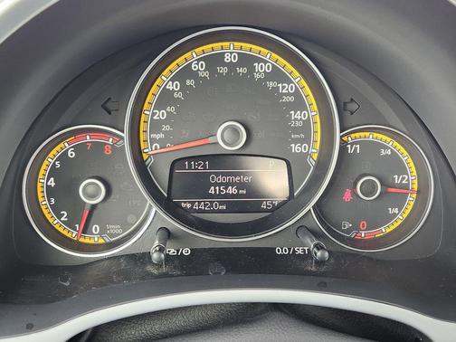 2016 Volkswagen Beetle 1.8T Dune