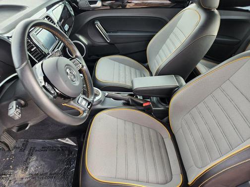 2016 Volkswagen Beetle 1.8T Dune