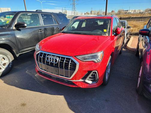 2024 Audi Q3 Premium 45 TFSI S line quattro Tiptronic