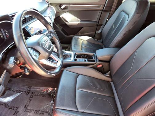 2024 Audi Q3 Premium 45 TFSI S line quattro Tiptronic