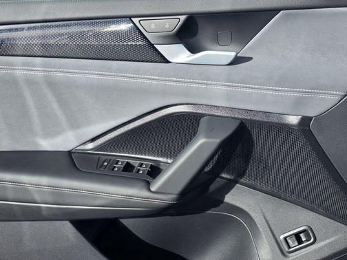 2026 Volkswagen Tiguan 2.0T SE R-Line Black 4MOTION