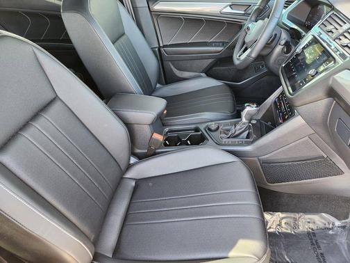 2024 Volkswagen Tiguan 2.0T SE R-Line Black 4MOTION