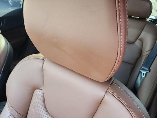 2023 Volvo XC60 Recharge Plug-In Hybrid T8 Ultimate Bright Theme