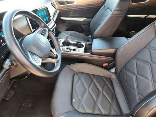 2025 Volkswagen Atlas 2.0T SE w/Technology 4MOTION