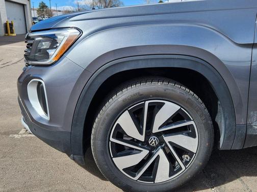 2025 Volkswagen Atlas 2.0T SE w/Technology 4MOTION