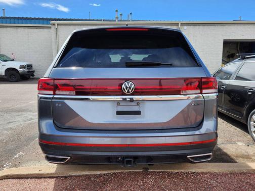 2025 Volkswagen Atlas 2.0T SE w/Technology 4MOTION