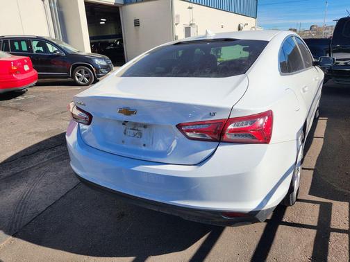 Summit White 2019 Chevrolet Malibu LT
