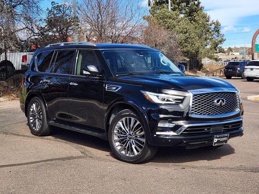 2022 INFINITI QX80 Luxe