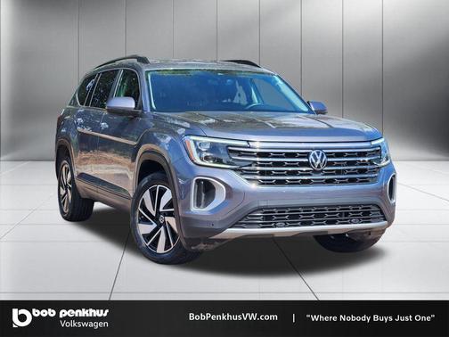 Pure White 2025 Volkswagen Atlas 2.0T SE w/Technology 4MOTION