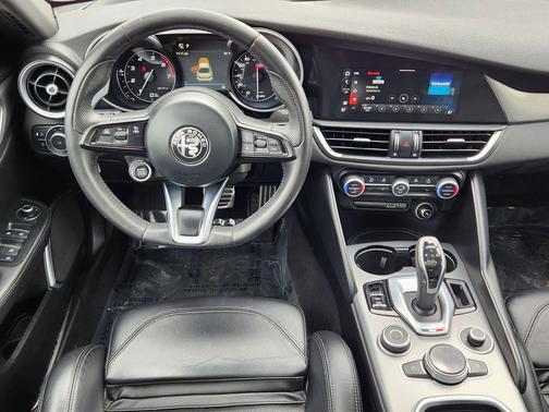2023 Alfa Romeo Giulia Veloce AWD