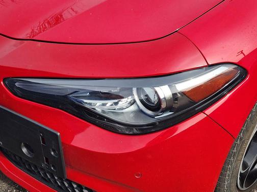 2023 Alfa Romeo Giulia Veloce AWD