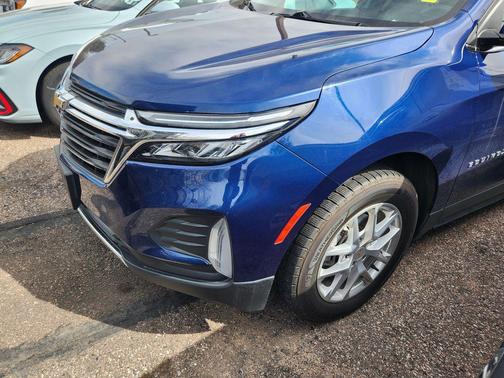 Blue Glow Metallic 2022 Chevrolet Equinox 1LT