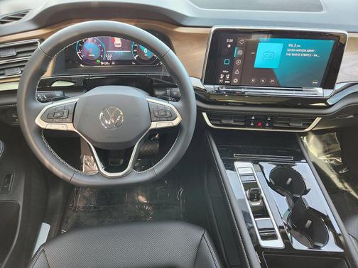2026 Volkswagen Atlas 2.0T SE w/Technology 4MOTION