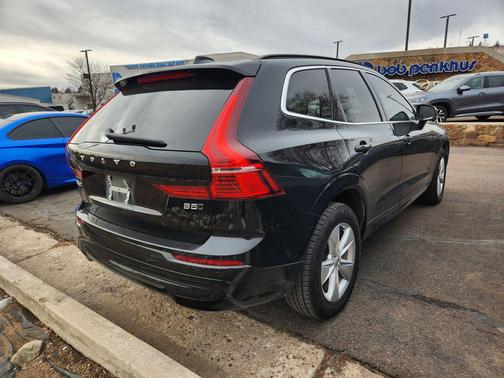 2022 Volvo XC60 B5 Momentum