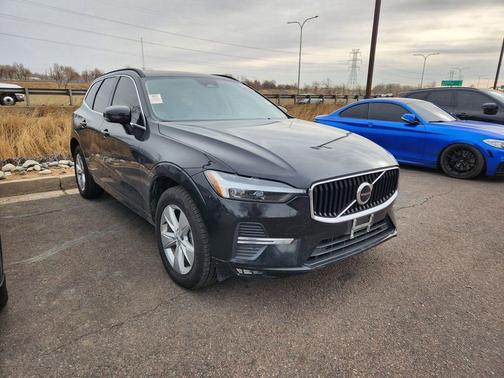 2022 Volvo XC60 B5 Momentum