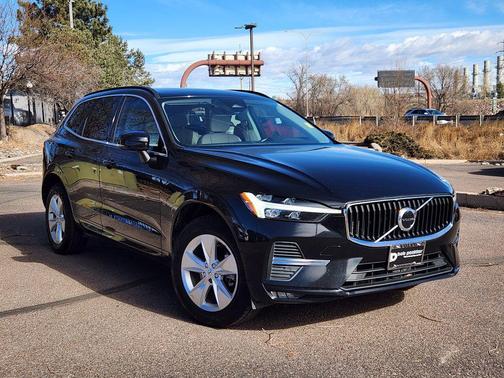 2022 Volvo XC60 B5 Momentum