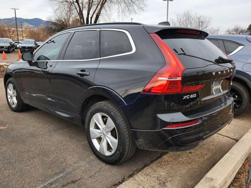 2022 Volvo XC60 B5 Momentum