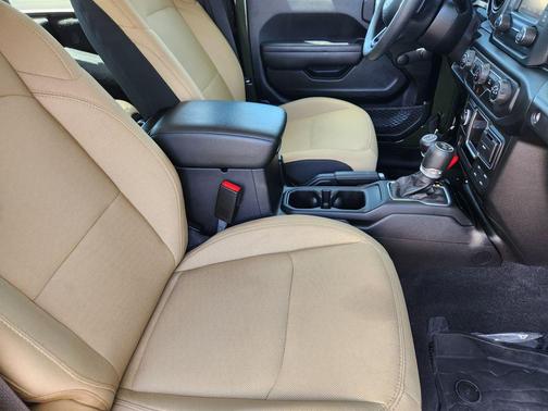 Sarge Green Clearcoat 2021 Jeep Wrangler Sport