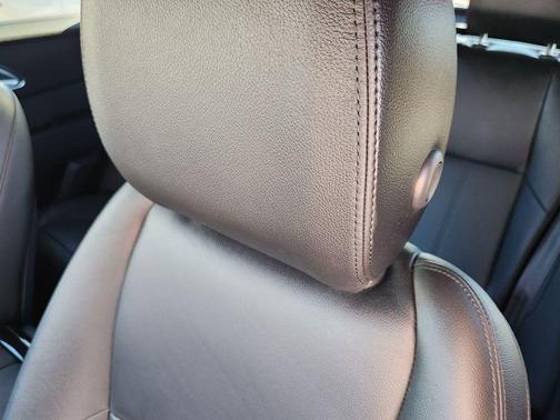 Santorini Black Metallic 2025 Land Rover Range Rover Velar P250 SE R-Dynamic