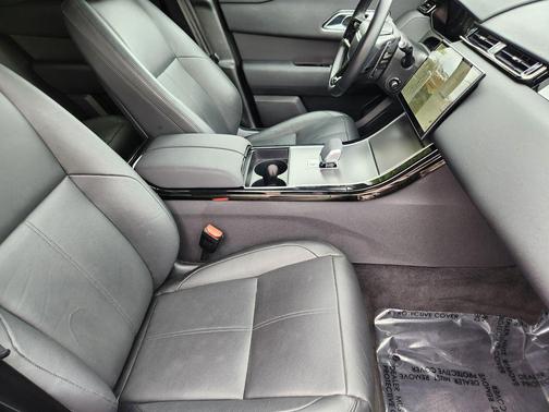 Santorini Black Metallic 2025 Land Rover Range Rover Velar P250 SE R-Dynamic