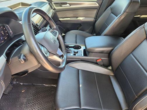 2022 Volkswagen Atlas 3.6L SE w/Technology