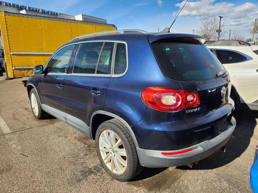 2011 Volkswagen Tiguan SE