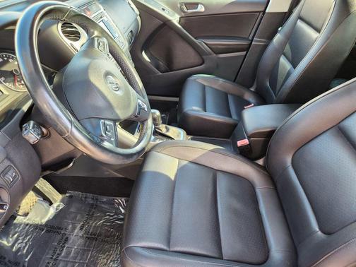 2011 Volkswagen Tiguan SE