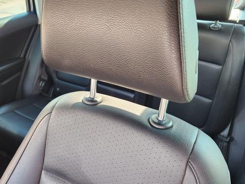 2011 Volkswagen Tiguan SE