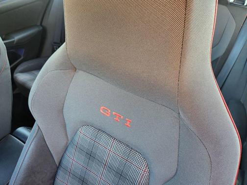 2024 Volkswagen Golf GTI 2.0T S DSG