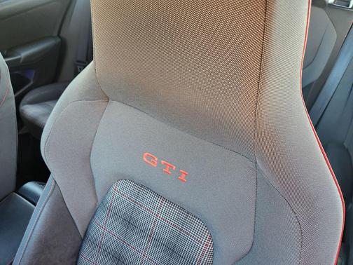 2024 Volkswagen Golf GTI 2.0T S DSG