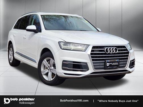 Carrara White 2019 Audi Q7 45 Premium Plus