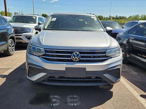 Silver Metallic 2022 Volkswagen Tiguan 2.0T SE