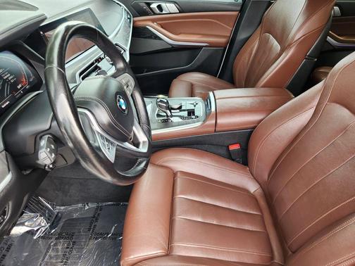Mineral White Metallic 2020 BMW X7 xDrive40i