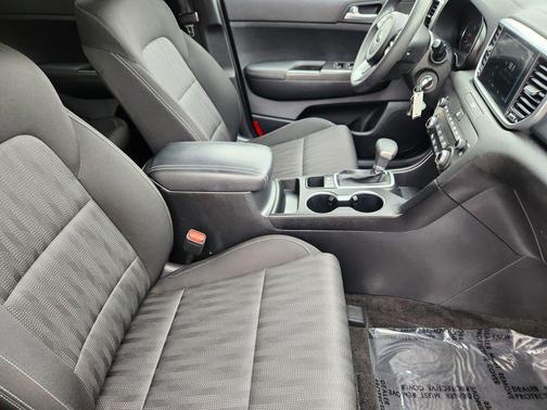 Pacific Blue 2021 Kia Sportage LX