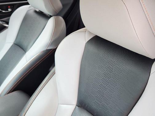 Crystal White Pearl 2019 Subaru Crosstrek 2.0i Limited