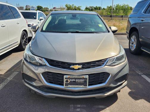 Pepperdust Metallic 2018 Chevrolet Cruze LT