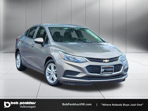Pepperdust Metallic 2018 Chevrolet Cruze LT