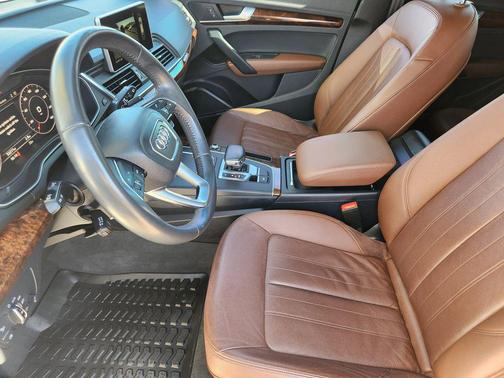 Ibis White 2018 Audi Q5 2.0T Tech Premium