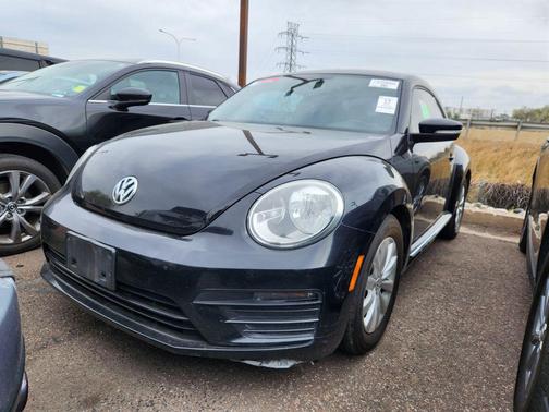 Deep Black Pearl 2019 Volkswagen Beetle 2.0T S