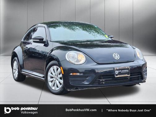 Deep Black Pearl 2019 Volkswagen Beetle 2.0T S