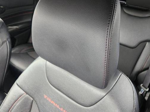 Silver Zynith Metallic Clearcoat 2024 Jeep Compass Trailhawk