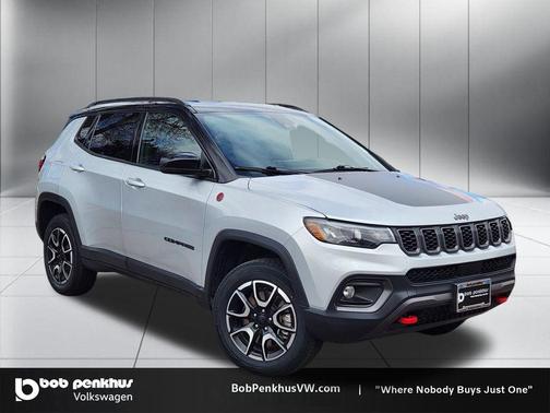 Silver Zynith Metallic Clearcoat 2024 Jeep Compass Trailhawk